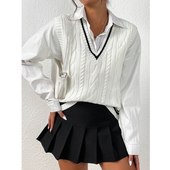 White Cable Knit Vest V-Neck Black Trim Stretchy - Picture 2 of 8